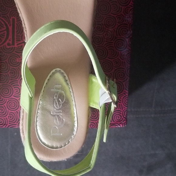 Wedge sandal - Picture 2 of 8